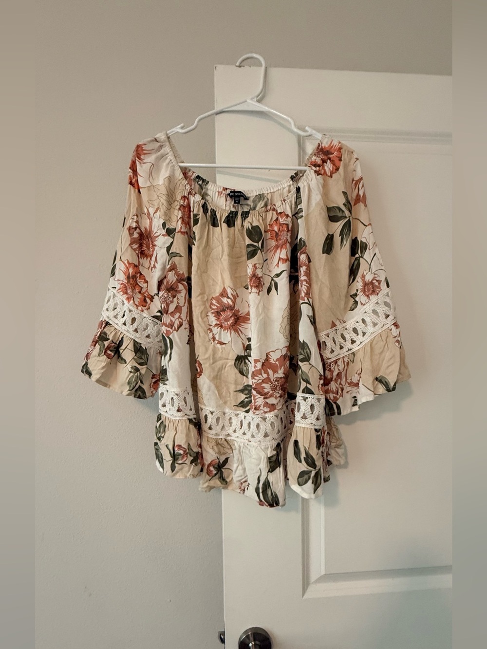 Unique Spectrum Floral Crochet-Trim Off-Shoulder Blouse in Beige and Rust